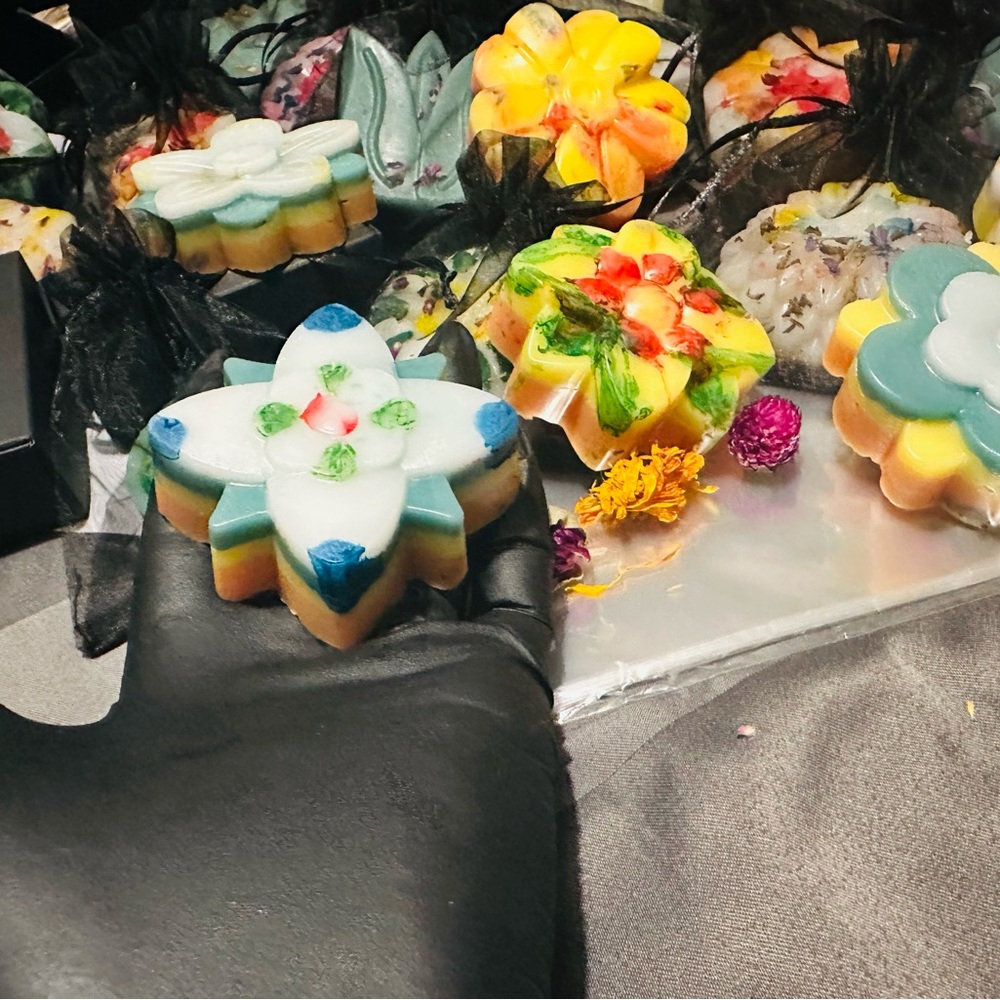 Handmade Floral Star Soap - White & Blue - Unbranded . Set of 3